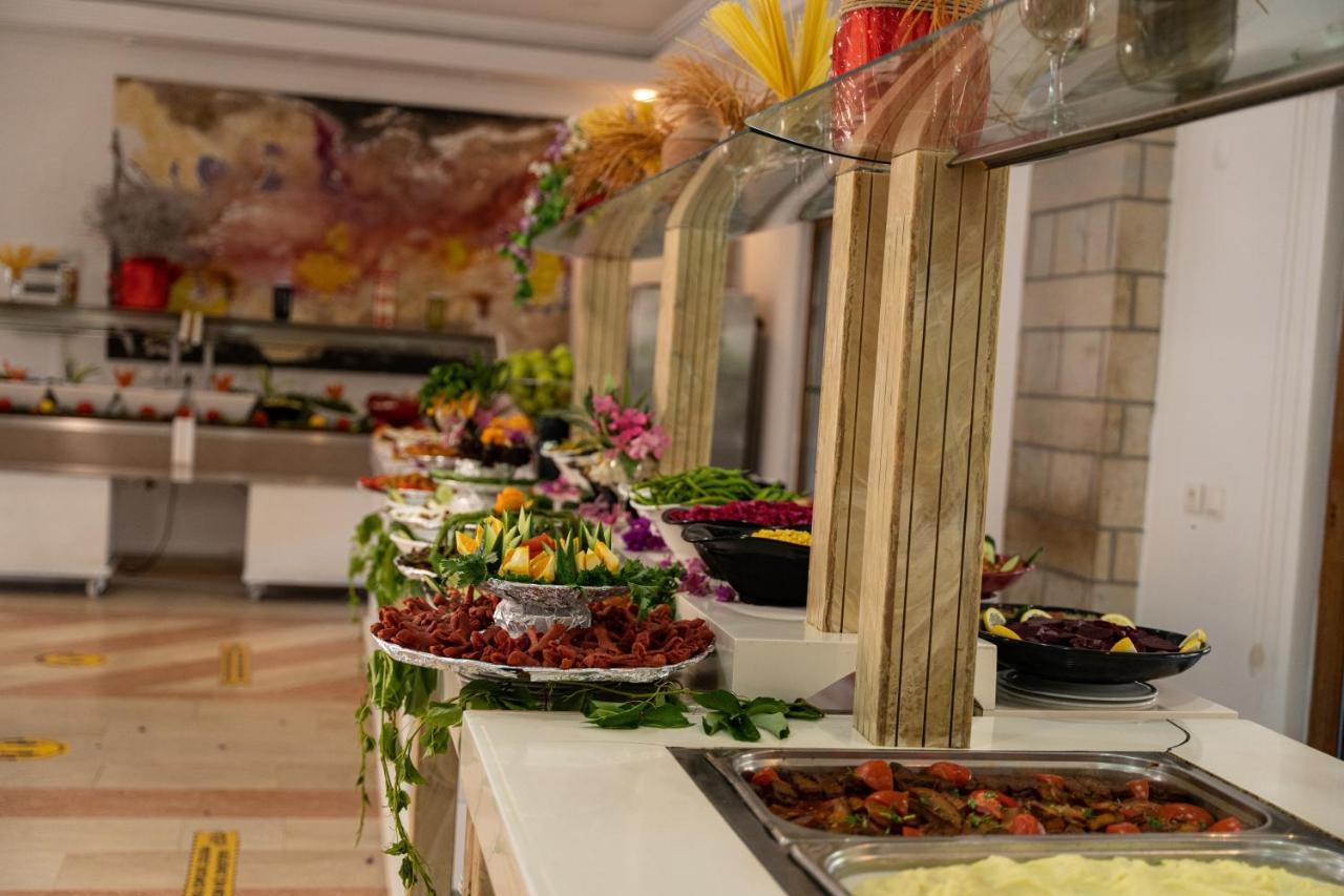 Tiana Beach Resort ทูร์กุทริส ภายนอก รูปภาพ