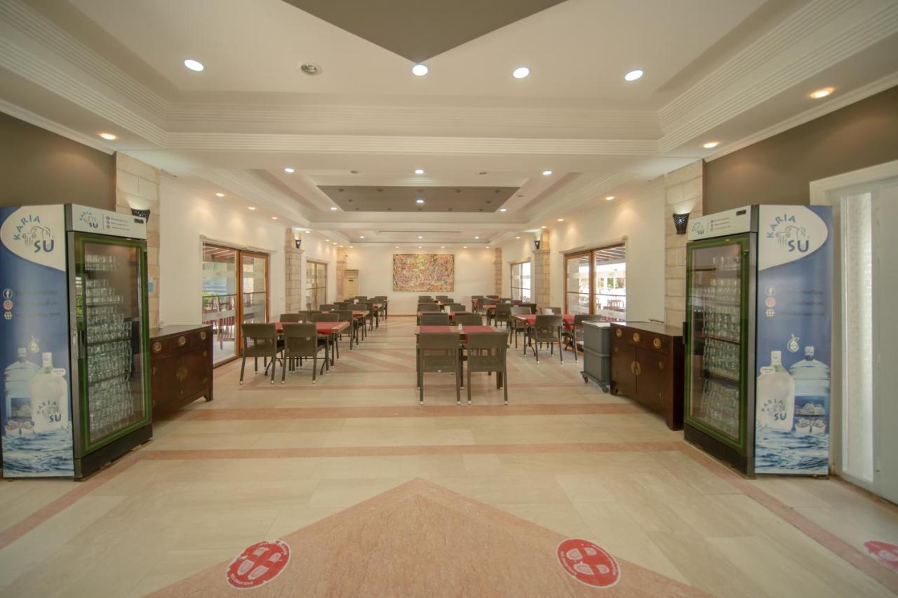 Tiana Beach Resort ทูร์กุทริส ภายนอก รูปภาพ